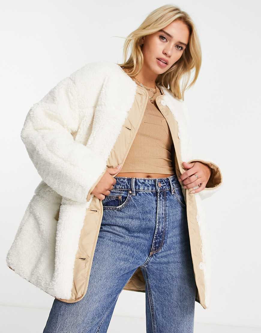 Levi's - Wendbare Jacke mit Sherpa in Creme-Weiß von Levi's