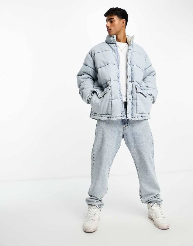 Levi's- Western Down - Superweite Pufferjacke in hellblauer Waschung von Levi's