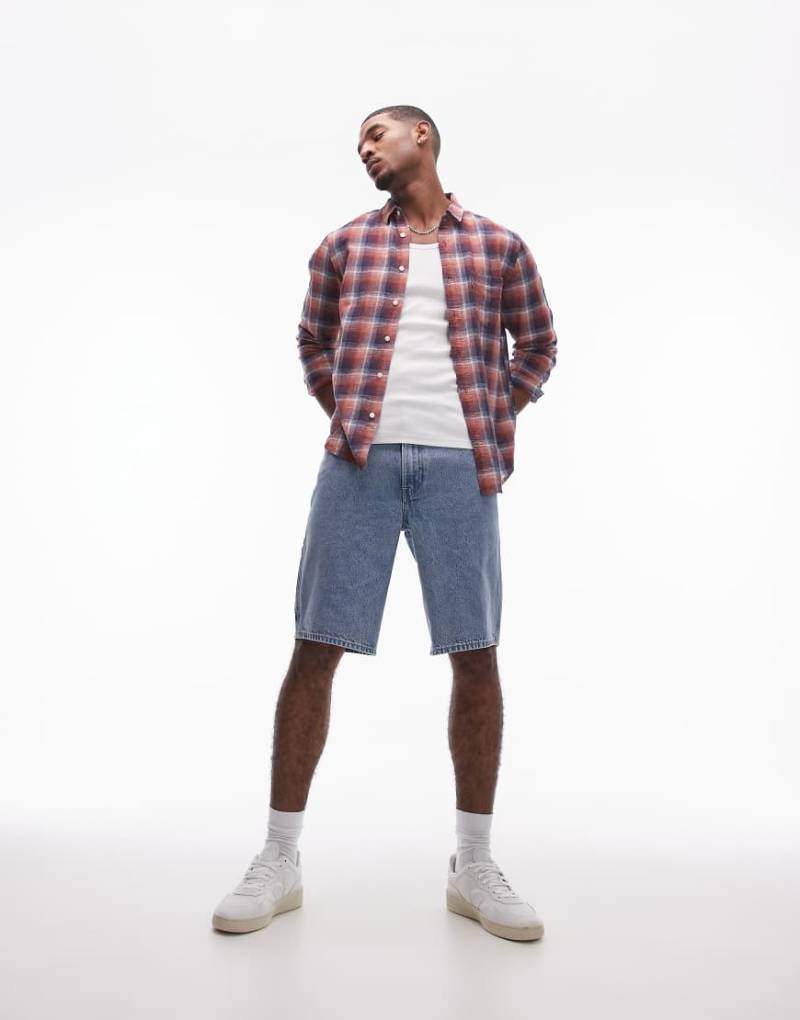 Levi's - Workwear Capsule - 568 - Locker geschnittene Carpenter-Jeans-Shorts in mittlerer Waschung-Blau von Levi's