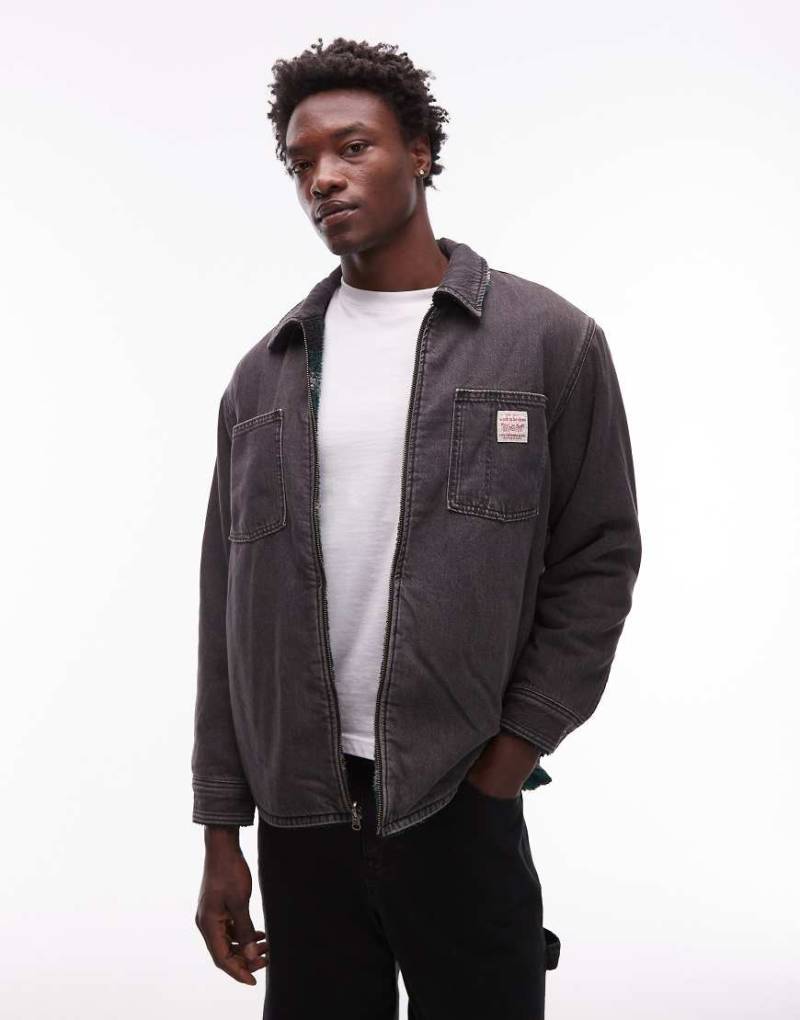 Levi's - Workwear Capsule - Wendbare Denim-Hemdjacke in verwaschenem Schwarz und kariertem Teddyfell Levi's - Workwear Capsule - Wendbare Denim-Hemdjacke in verwaschenem Schwarz und kariertem Teddyfell von Levi's