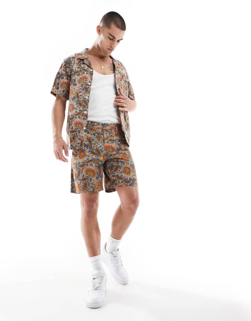 Levi's - XX Authentic - Relaxed Fit Chino-Shorts aus Twill mit Blumenmuster, Kombiteil-Grün von Levi's
