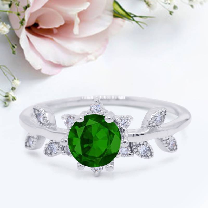 Art Deco Zierliche Hochzeit Verlobungsring Simuliert Smaragd Jubiläum Versprechen Ring Neues Design von LevxJewelry