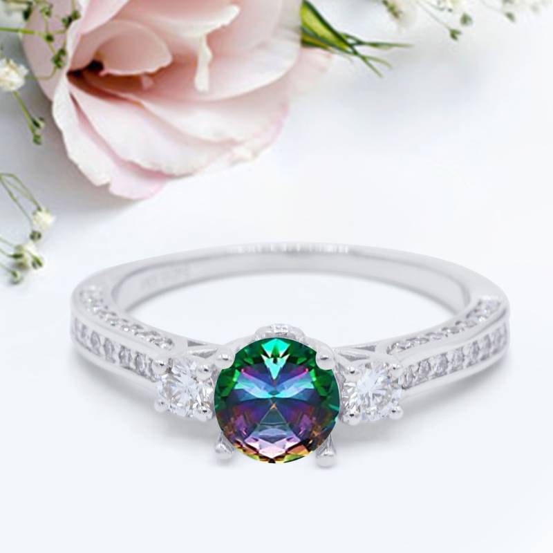 Drei Stein Vintage Verlobung Brautring Rund Simuliert Regenbogen Topas Jubiläum Versprechen Ring Neues Design von LevxJewelry