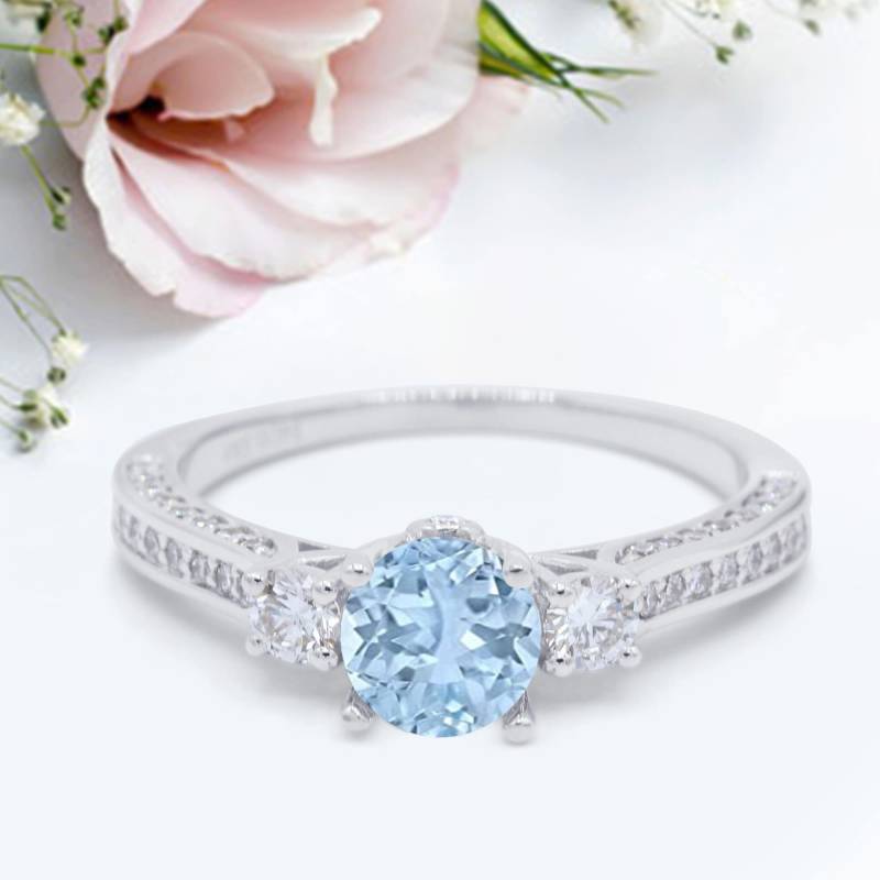 Drei Stein Vintage Verlobung Brautring Rund Simulierter Aquamarin Jubiläum Versprechensring Neues Design von LevxJewelry