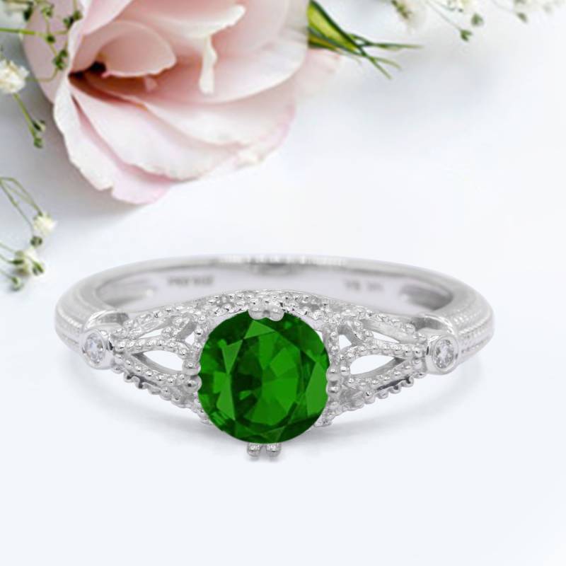 Vintage Design Solitär Verlobungsring Simuliert Smaragd Jubiläum Versprechen Ring Neues von LevxJewelry