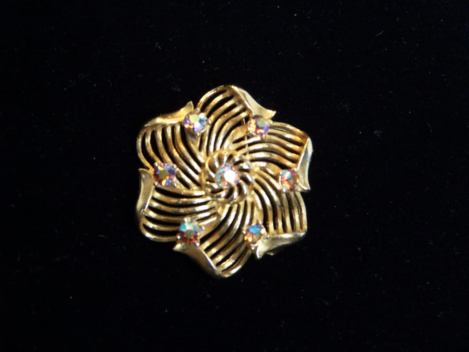 Lisner Gold Stern W Aurora Borealis Steine Lisner Gold Stern W Aurora Borealis Steine von LexiJeanBoutique
