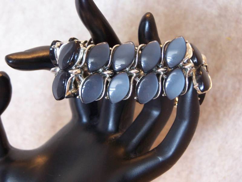 Lisner Zinn Grau Duroplast Armband Lisner Zinn Grau Duroplast Armband von LexiJeanBoutique