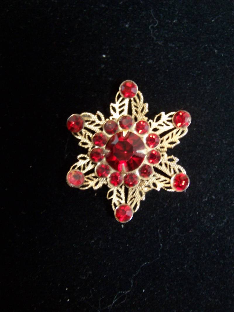 Vintage Rot Und Gold Schneeflocke Stift Vintage Rot Und Gold Schneeflocke Stift von LexiJeanBoutique