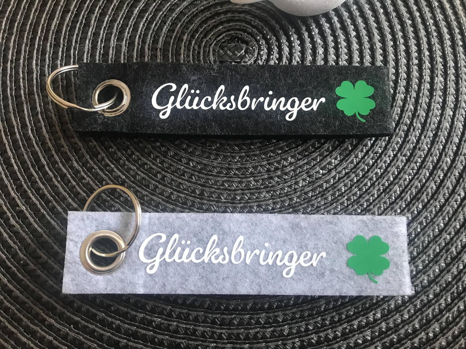 Schlüsselanhänger Personalisiert, Personalisierbar, Glücksbringer, Abschiedsgeschenk, Glück, Kleeblatt Schlüsselanhänger Personalisiert, Personalisierbar, Glücksbringer, Abschiedsgeschenk, Glück, Kleeblatt von LexisGeschenkideen