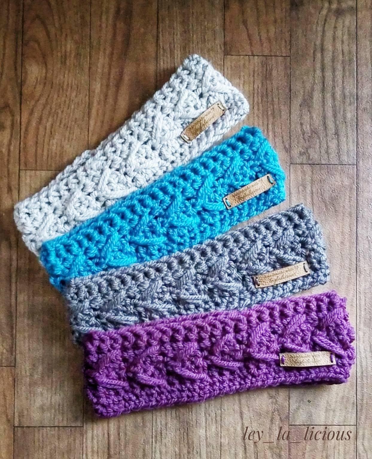 Gehäkeltes Stirnband/ Ohrenwärmer Gehäkeltes Stirnband/ Ohrenwärmer von LeylaAndersonDesigns
