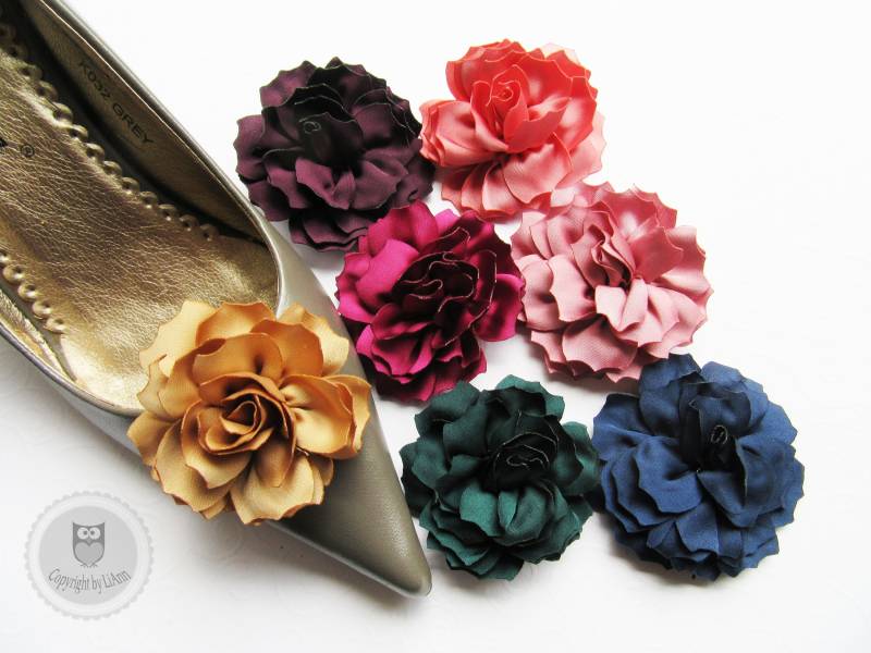 Pfingstrose - Schuhclips Ca. 6 cm, Farbwahl Beige, Bordeaux, Hellrot, Altrosa, Dunkelblau, Dunkelgrün, Dunkelrot, Dunkel-Violett von LiAnnKunterbunt