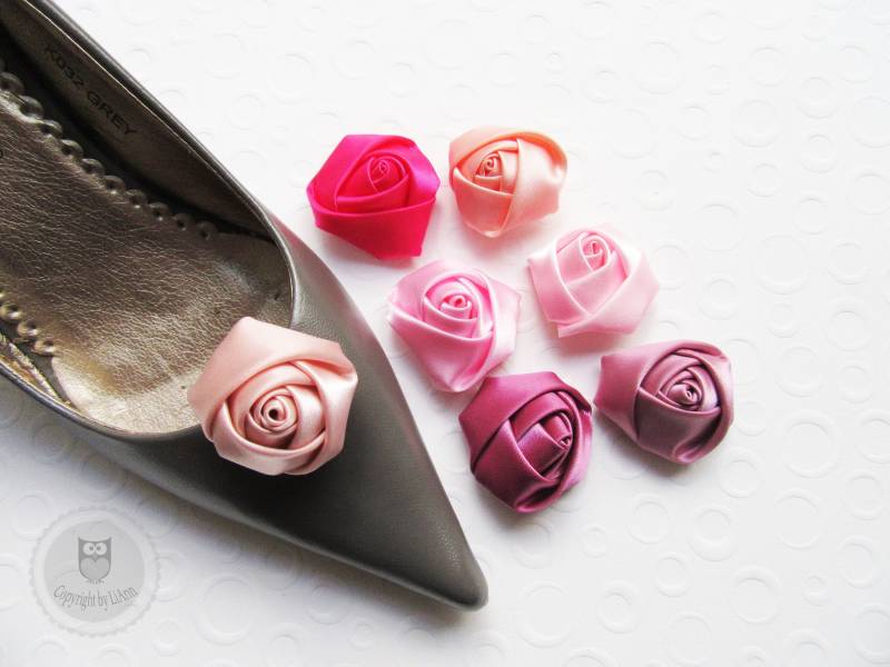 Satinrose - Schuhclips Ca. 3, 5-4 cm, Farbwahl Rosa, Blassrosa, Khaki, Altrosa, Lila-Altrosa, Leuchtend-Pink, Apricot von LiAnnKunterbunt