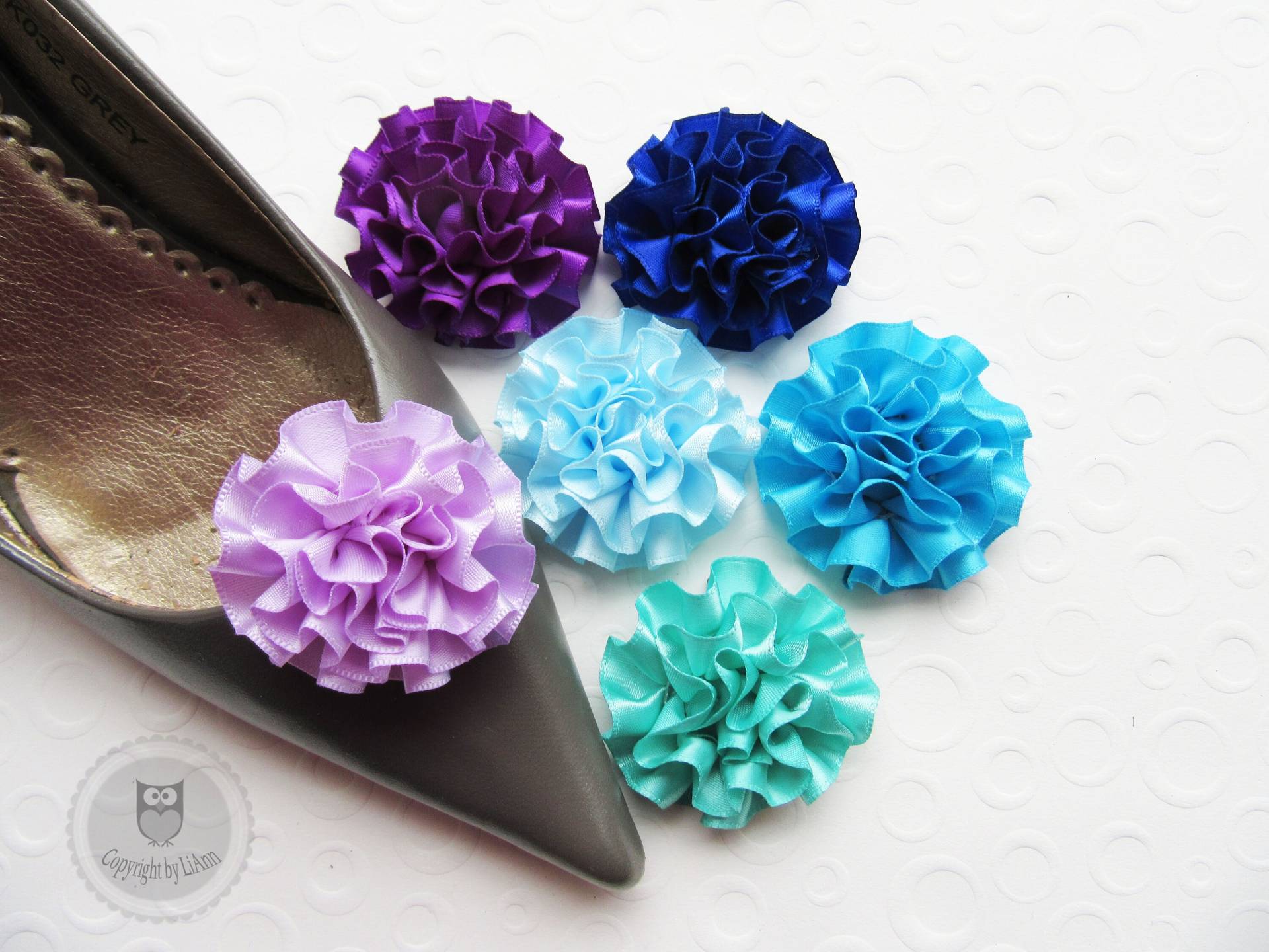Schuhclips Ca. 4, 5 cm - Satin Farbwahl Blau, Himmelblau, Hellblau, Lila, Flieder, Grün Schuhclips Ca. 4, 5 cm - Satin Farbwahl Blau, Himmelblau, Hellblau, Lila, Flieder, Grün von LiAnnKunterbunt