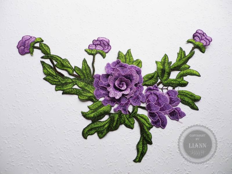 1 Gr. Applikation Stickerei Rosen, Grün - Lila- Spitzeneinsatz 1 Gr. Applikation Stickerei Rosen, Grün - Lila- Spitzeneinsatz von LiAnnMaterial