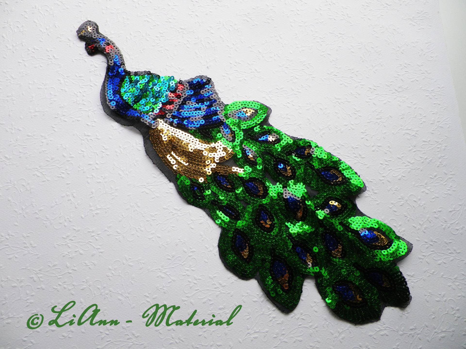 1 Große Applikation Stickerei Pailletten Pfau, Größenwahl, 43 Oder 63 cm Lang 1 Große Applikation Stickerei Pailletten Pfau, Größenwahl, 43 Oder 63 cm Lang von LiAnnMaterial