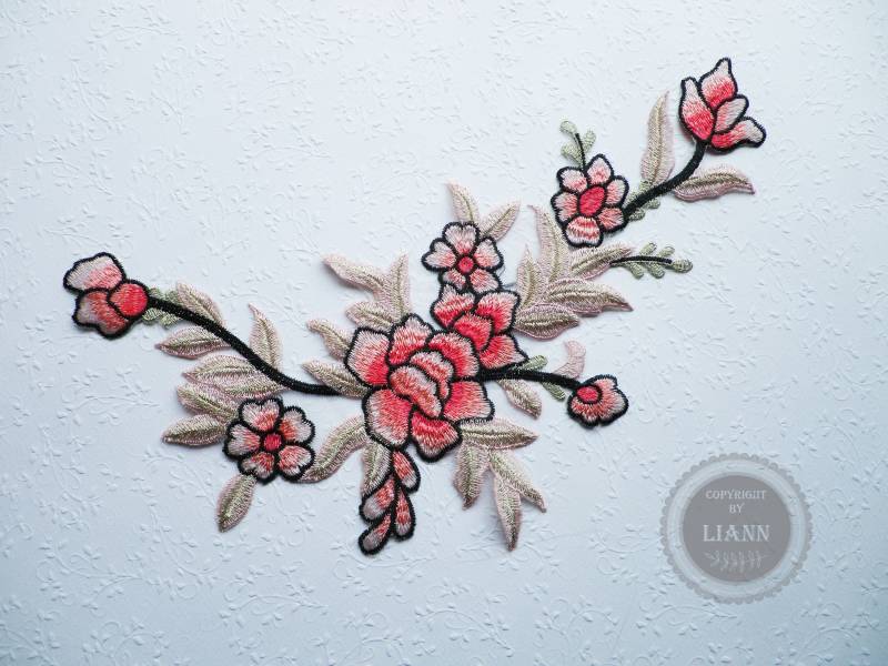 1 Große Applikation Stickerei Rosen, Beige-Gold-Hellrot 1 Große Applikation Stickerei Rosen, Beige-Gold-Hellrot von LiAnnMaterial