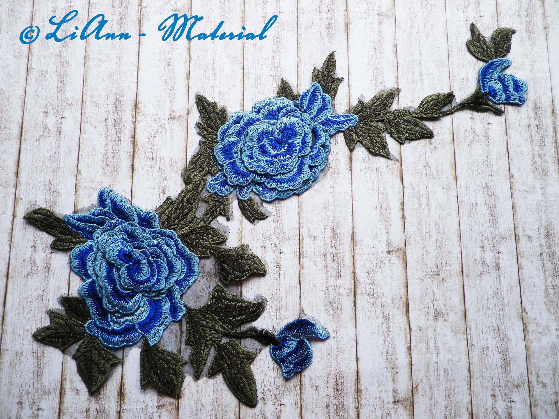 1 Große Applikation Stickerei Rosen, Blau 1 Große Applikation Stickerei Rosen, Blau von LiAnnMaterial