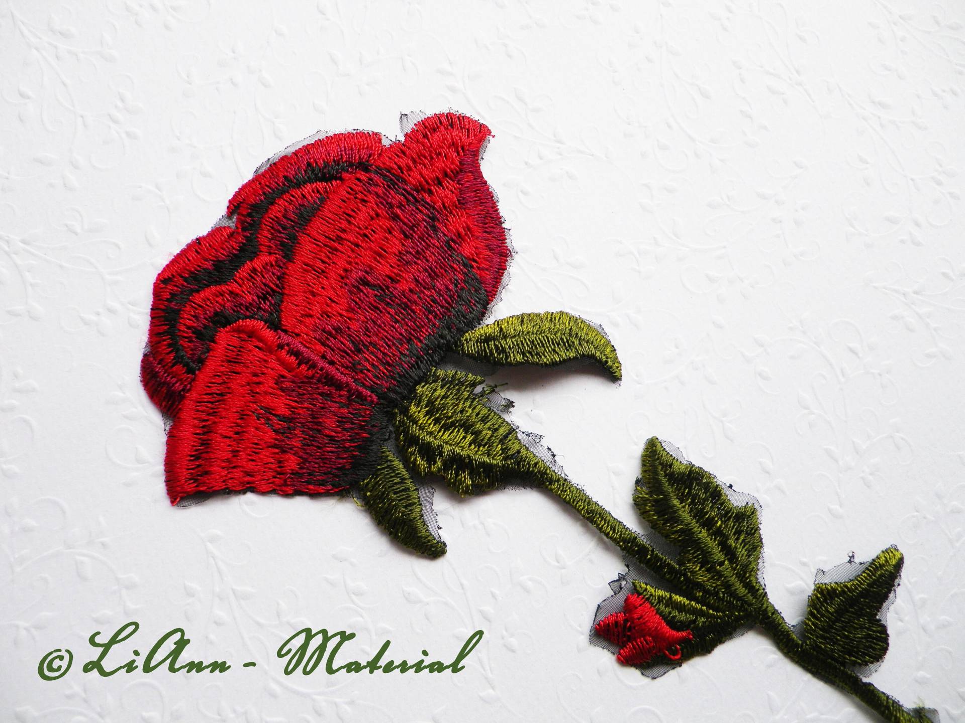 1 Große Applikation Stickerei Rosen, Rot 1 Große Applikation Stickerei Rosen, Rot von LiAnnMaterial