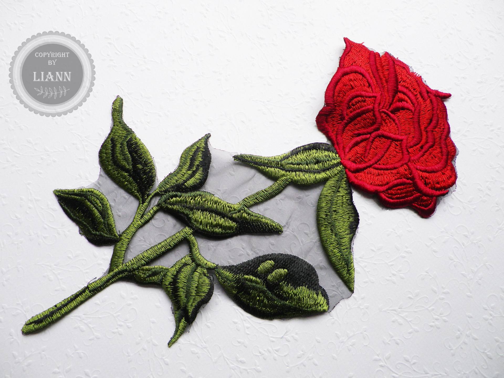 1 Große Applikation Stickerei Rosen, Rot 1 Große Applikation Stickerei Rosen, Rot von LiAnnMaterial