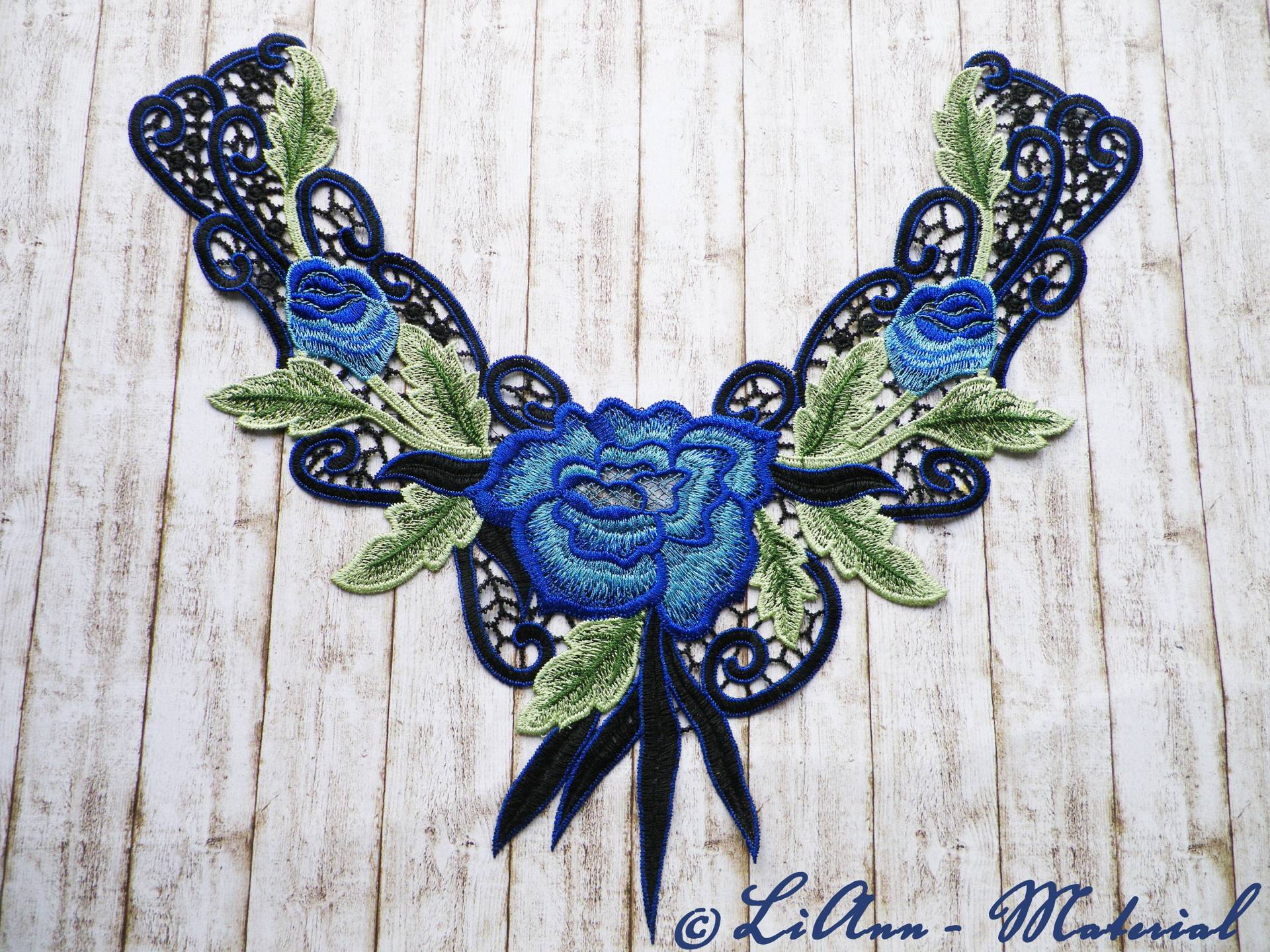 1 Große Schwarz-Blaue Applikation Stickerei Rosen - Spitzeneinsatz 1 Große Schwarz-Blaue Applikation Stickerei Rosen - Spitzeneinsatz von LiAnnMaterial