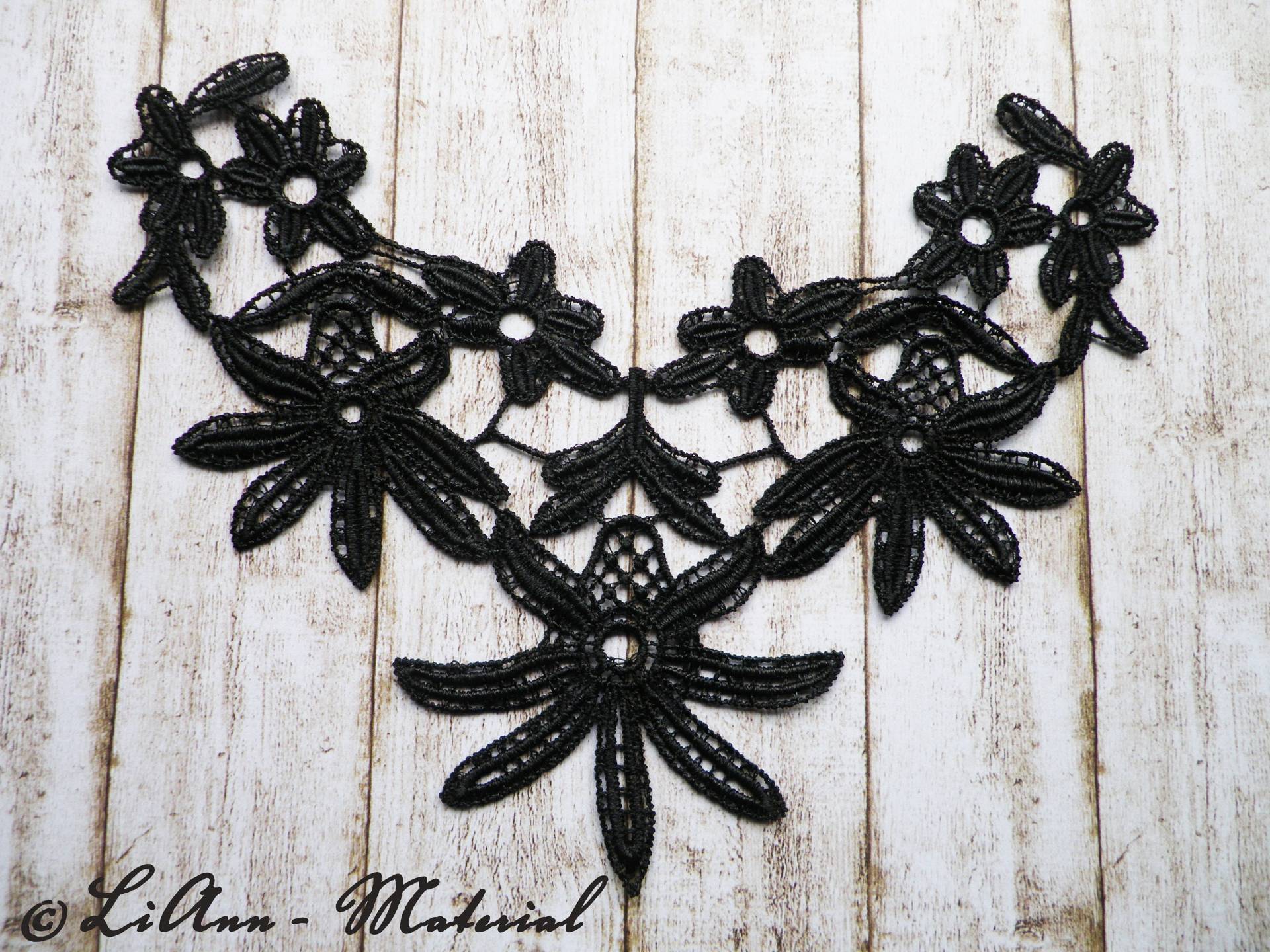 1 Kleine Schwarze Applikation Stickerei | Art-Nr. M14 - Spitzeneinsatz 1 Kleine Schwarze Applikation Stickerei | Art-Nr. M14 - Spitzeneinsatz von LiAnnMaterial
