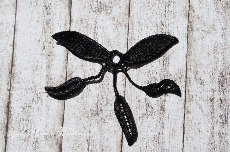 1 Schwarze Applikation Blumenranke 1 Schwarze Applikation Blumenranke von LiAnnMaterial