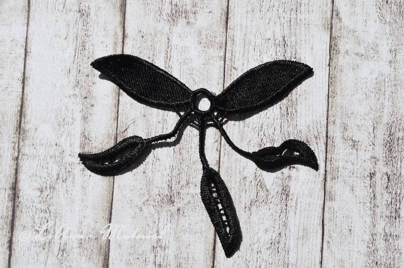 1 Schwarze Applikation Blumenranke 1 Schwarze Applikation Blumenranke von LiAnnMaterial