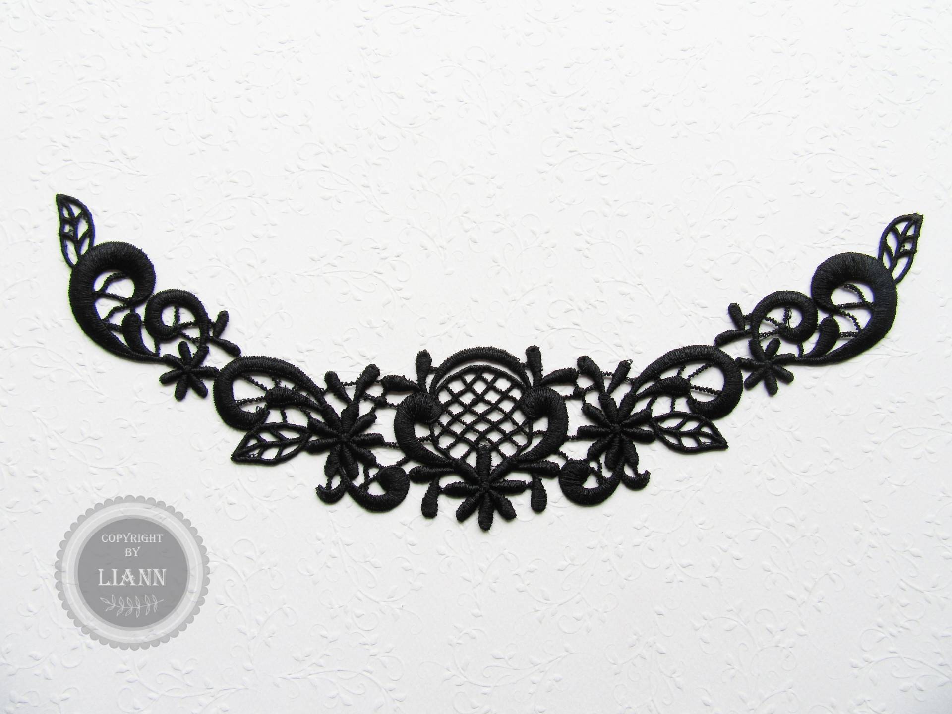 1 Schwarze Applikation Stickerei Ornamente | Art.-Nr. Ap4 - Spitzeneinsatz von LiAnnMaterial