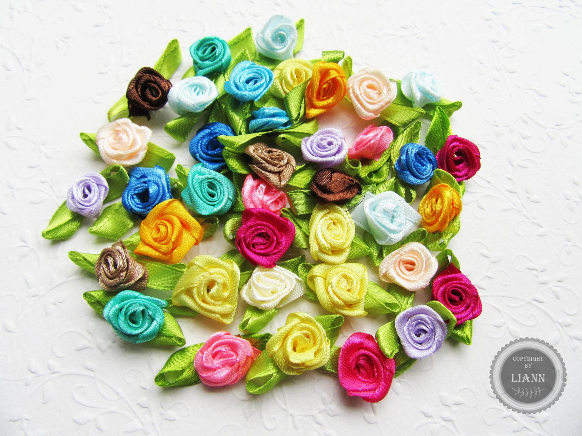 10 Oder 100 Bunte Satinrosen, Ca. 2, 5 cm, Blüte 15-18 Mm 10 Oder 100 Bunte Satinrosen, Ca. 2, 5 cm, Blüte 15-18 Mm von LiAnnMaterial