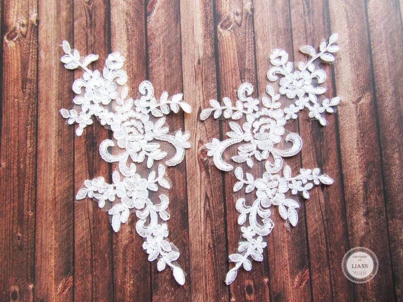2 Applikationen Stickerei Blütenranke, Weiß 2 Applikationen Stickerei Blütenranke, Weiß von LiAnnMaterial