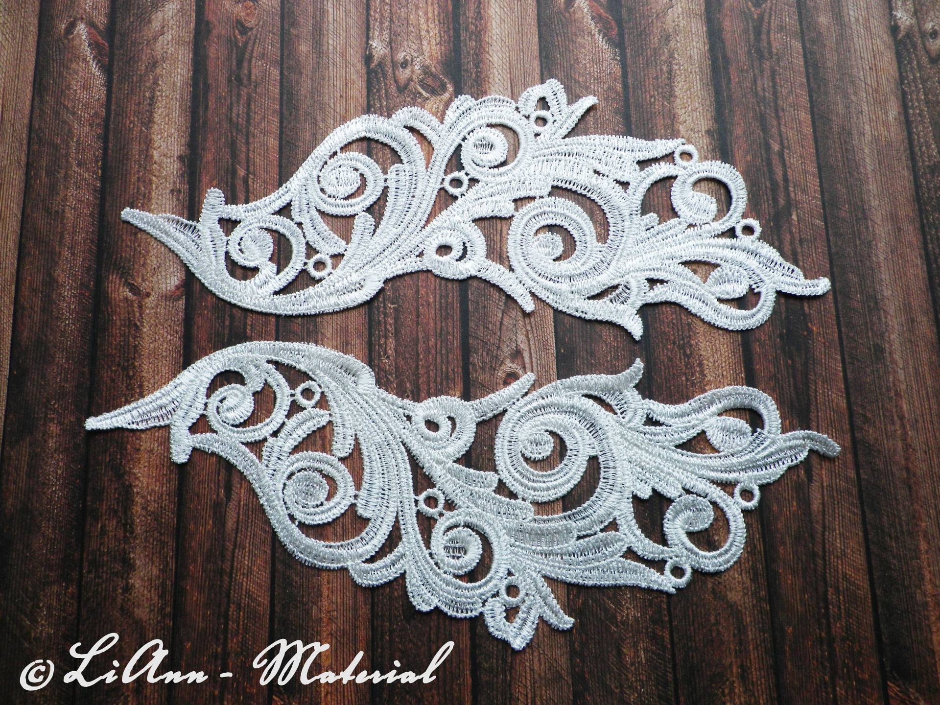 2 Große Cremeweiße Applikation Ornamente 2 Große Cremeweiße Applikation Ornamente von LiAnnMaterial