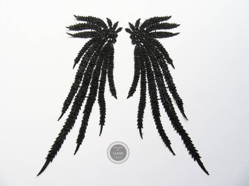 Schwarze Applikation Stickerei Pfauenfedern Auch Gegengleich Schwarze Applikation Stickerei Pfauenfedern Auch Gegengleich von LiAnnMaterial