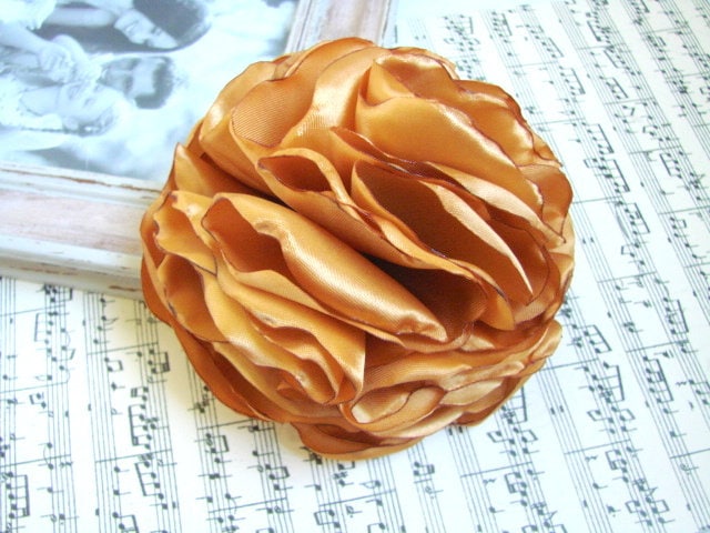Gold Blumen Brosche Große Rose Weihnachten Anstecknadel Mutter Der Braut Blumenschmuck Kopfschmuck Accessoire Für Haar Pin von LiLaGarden
