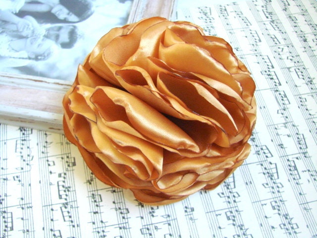 Gold Blumen Brosche Große Rose Weihnachten Anstecknadel Mutter Der Braut Blumenschmuck Kopfschmuck Accessoire Für Haar Pin von LiLaGarden
