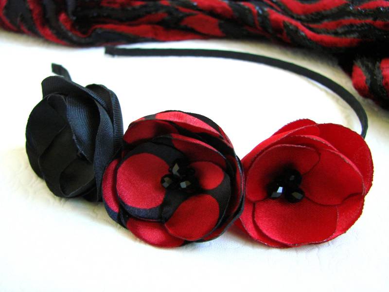 Party Stirnband Frau Rot Schwarz Haar Blumen Urlaub Seide Blume Punkte Erwachsene Mädchen Requisite Rot Fascinator von LiLaGarden