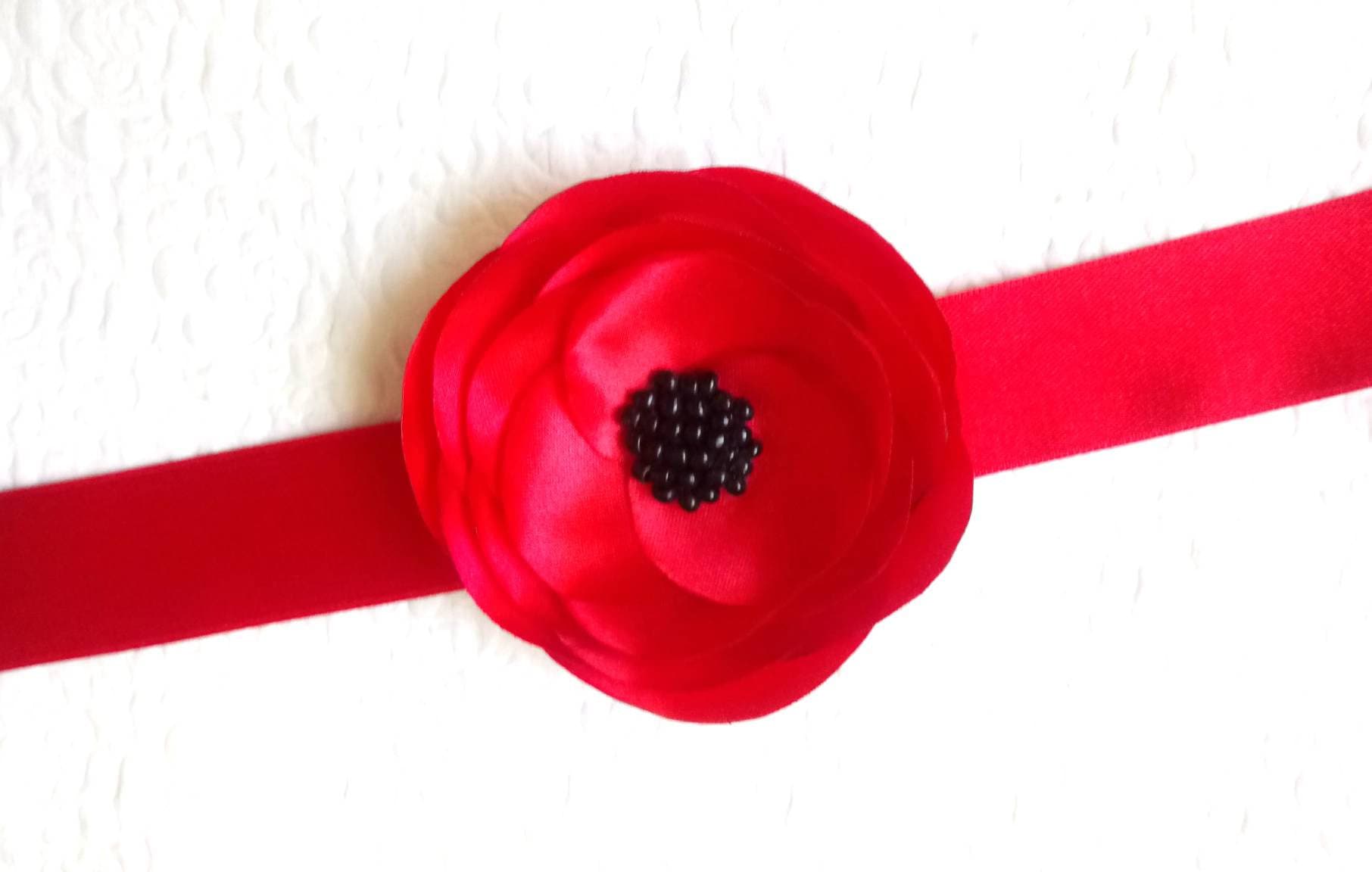 Poppy Brautschärpe Rote Blumenmädchen Schärpe Umstandsschärpe Seidenblumenschärpe von LiLaGarden