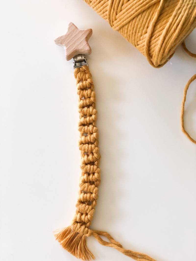 Makramee Schnullerkette Makramee Schnullerkette von LiMakramee