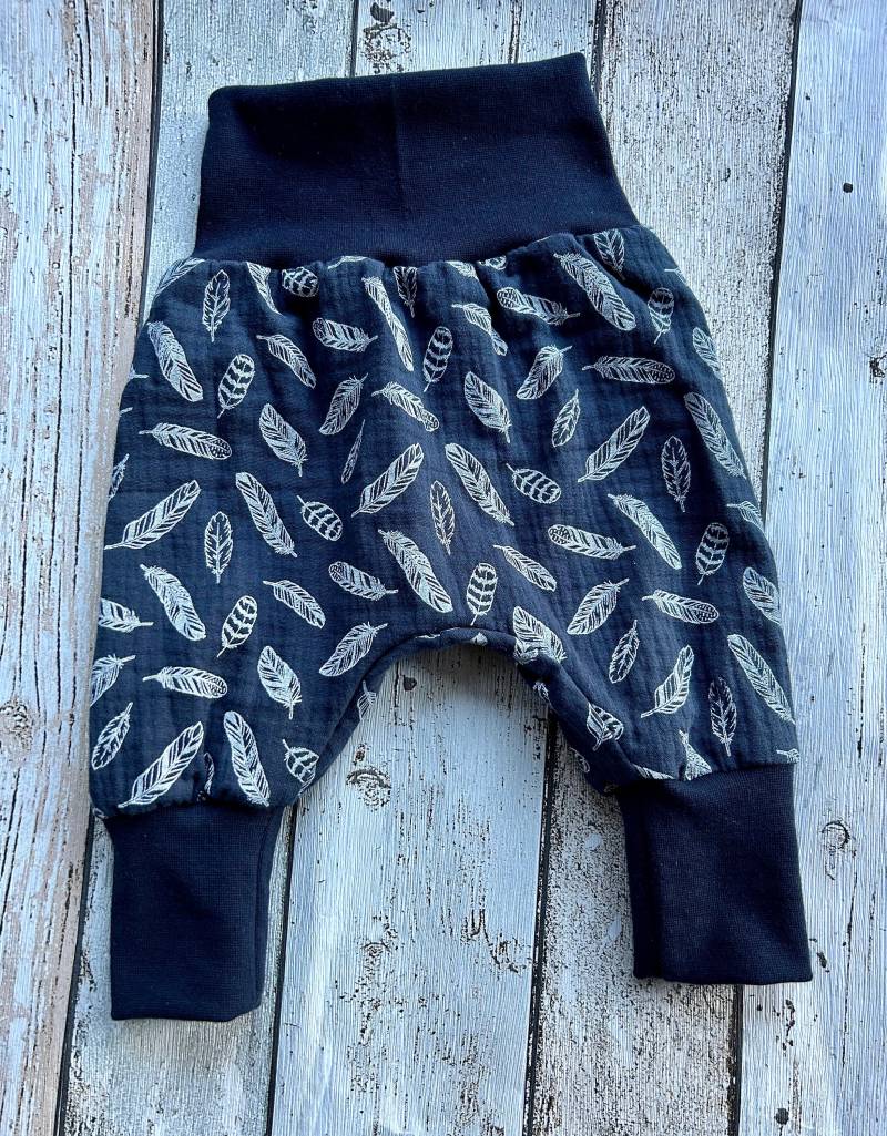 Pumphose Baby Musselin Federn von LiMeLaden