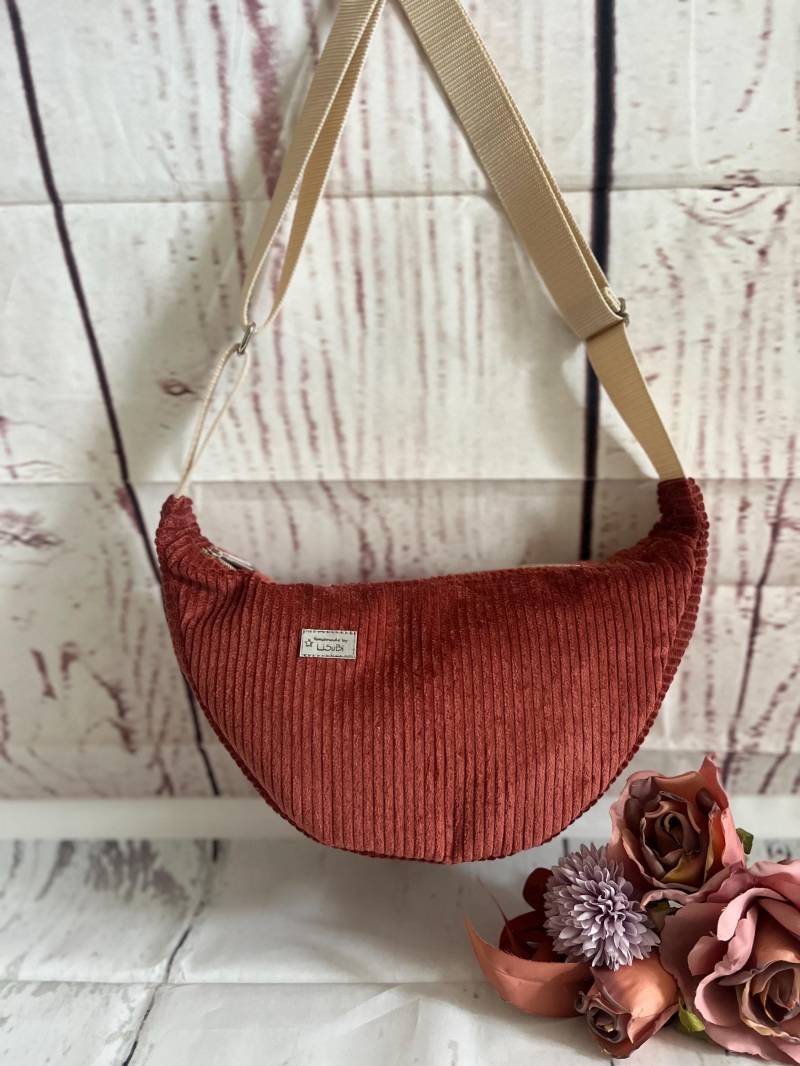 Cordtasche Crossbodybag Halfmoonbag Bananabag Bauchtasche Koralle in 2 Größen von LiSuBi
