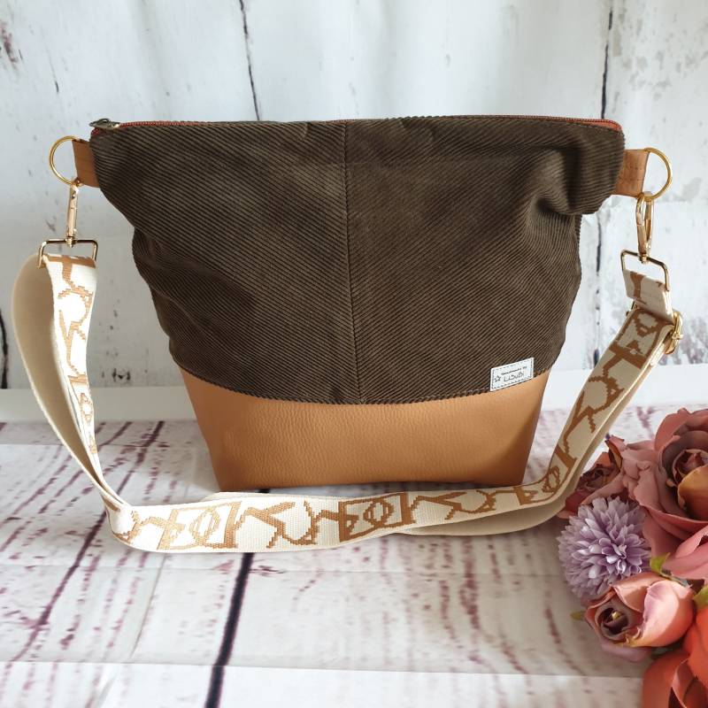 Umhängetasche Handtasche Trend Cord Handmade Damen Kunstleder Braun von LiSuBi