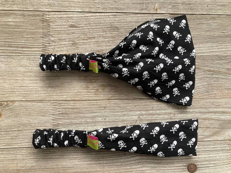 Haarband Kinder Totenköpfe Weiß Schwarz von LiaMalaDE