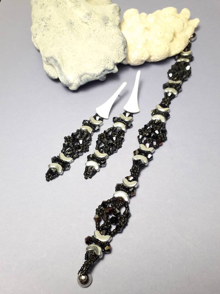 Schwarzes Und Silbernes Armband - Ohrring-Set Mit Kristallen. Hypoallergene Ohrstecker, Armband Magnetverschluss Aus Edelstahl. Solemani Design von LiadeWork