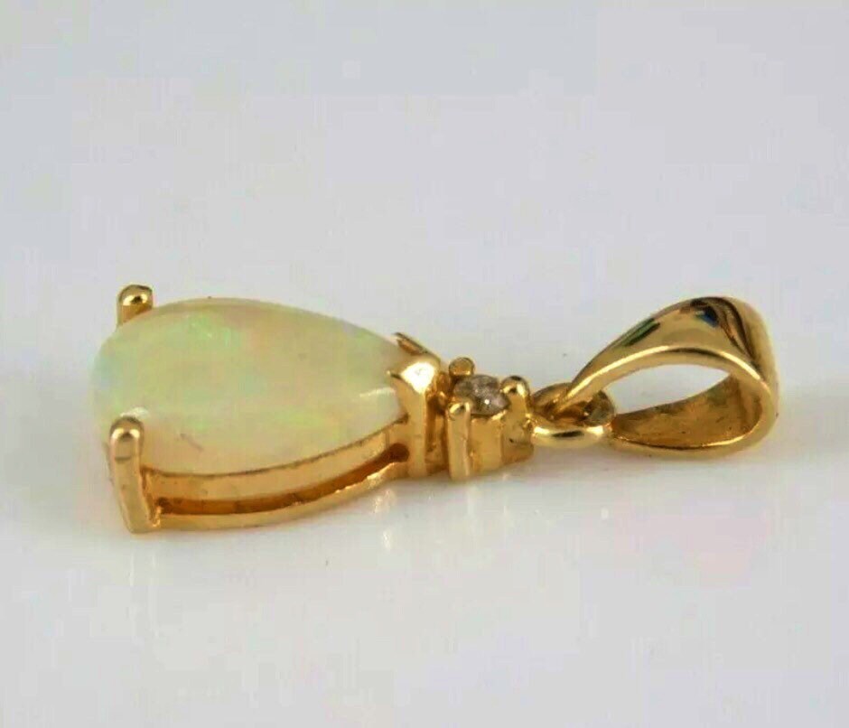 1980Er Jahre Vintage 18K Solid Gold Opal & Diamant Anhänger von LiamBySevanna