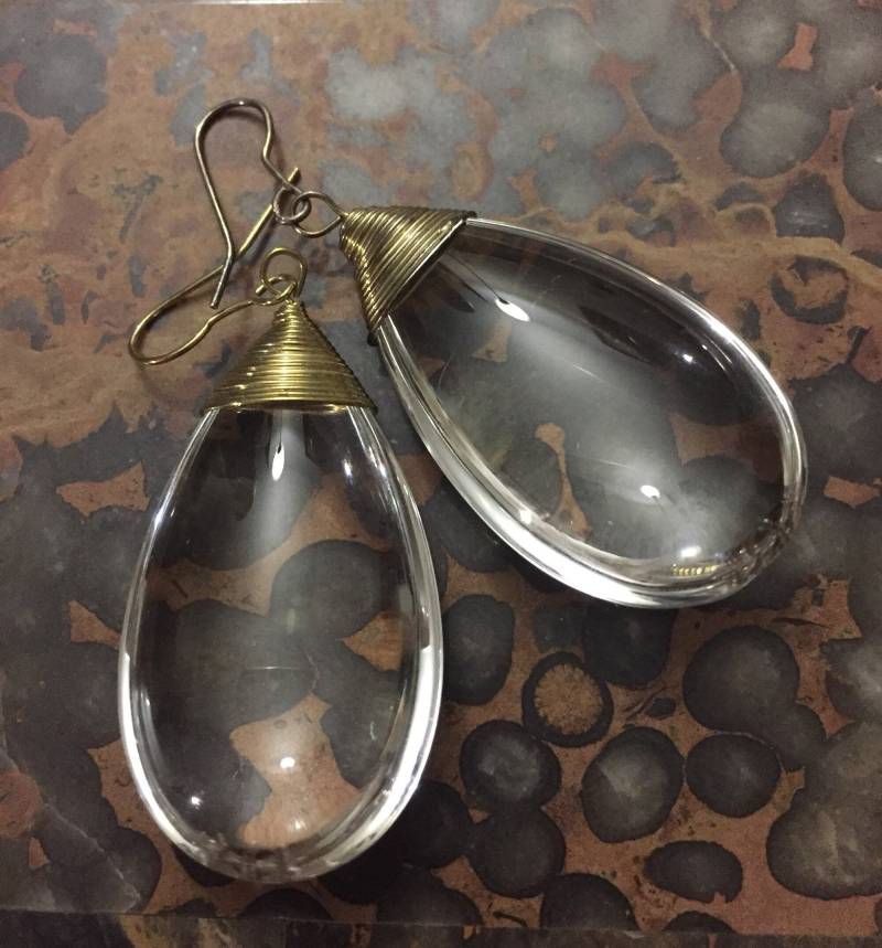 Große Teardrop Rock Und Glasohrringe von LiamBySevanna