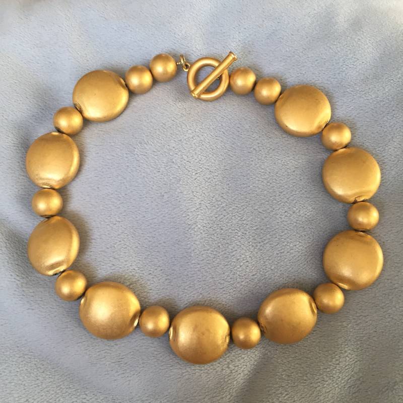 Rare Handgemachte Halskette Matte Gold Knebelverschluss Pebble Chunky von LiamBySevanna