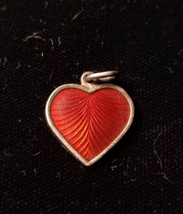 Sehr Kleiner Vintage Antiker Sterling Silber Roter Emaille Volmer Bahner Dänemark Herz Charm von LiamBySevanna