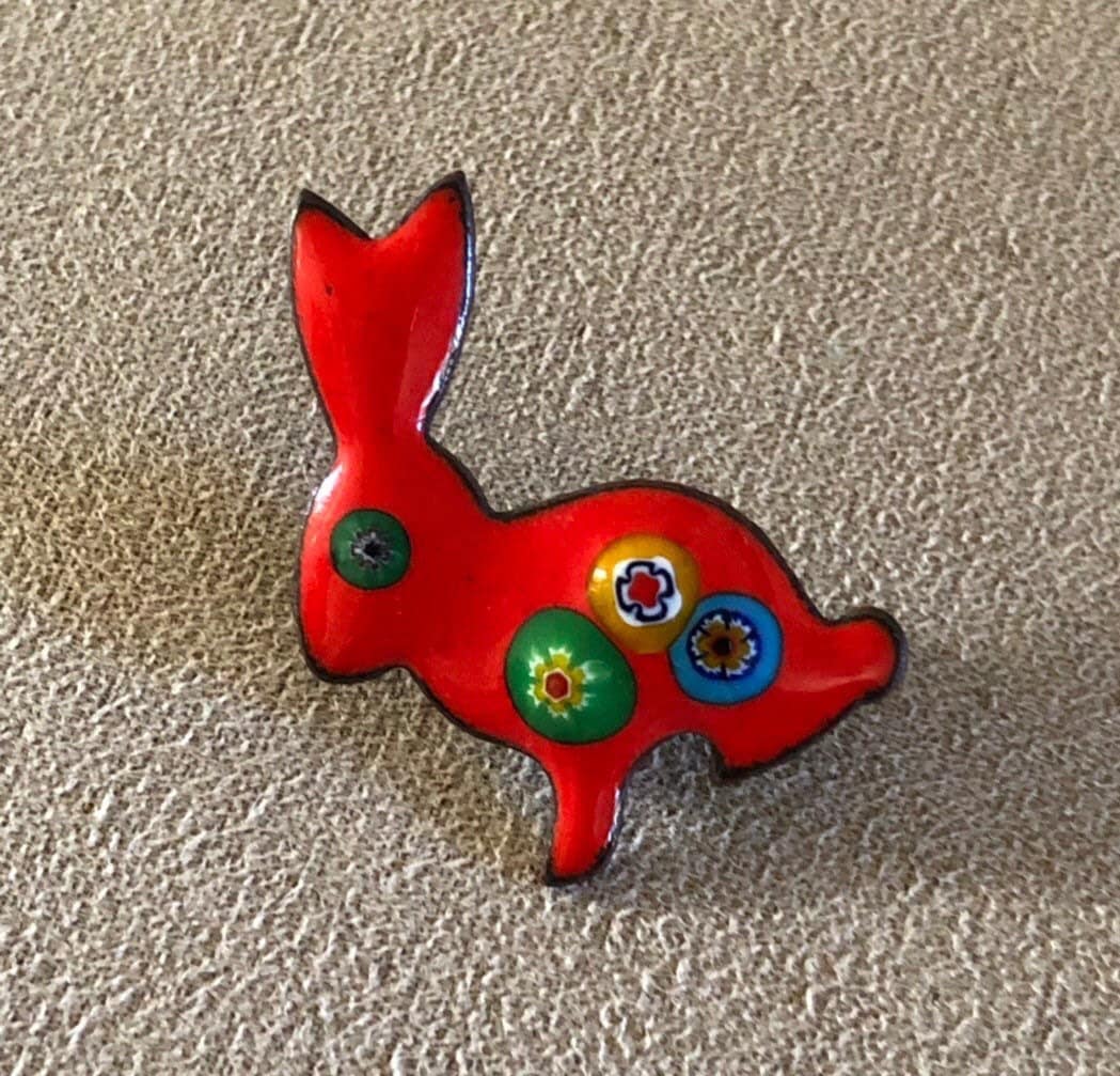 Vintage Emaille Und Glas Kleine Leuchtend Rote Hase Kaninchen Pin Brosche Vintage Emaille Und Glas Kleine Leuchtend Rote Hase Kaninchen Pin Brosche von LiamBySevanna