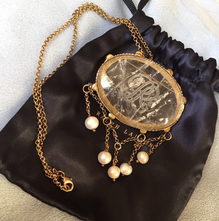 Vintage Ralph Lauren Sammlung Halskette Rll Logo Glas Intaglio Pin Brosche Anhänger von LiamBySevanna