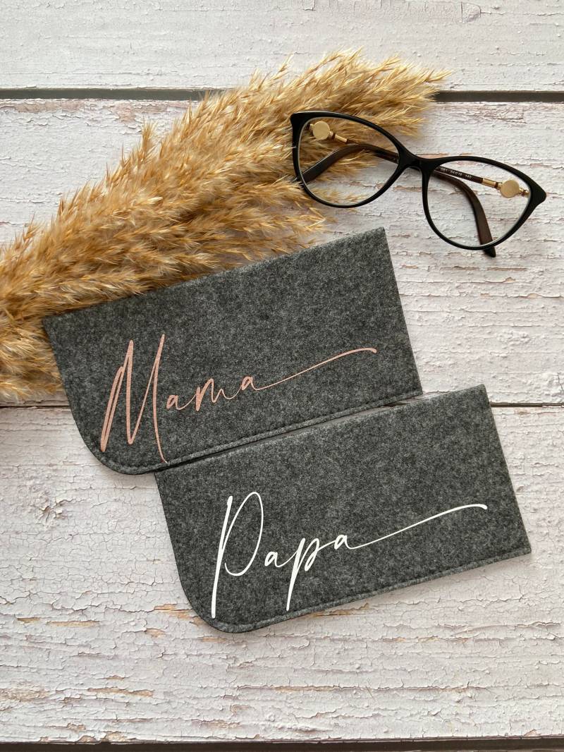 Personalisiertes Brillenetui Aus Filz Mit Name Oder Wunschwort Personalisiertes Brillenetui Aus Filz Mit Name Oder Wunschwort von LiannoShop