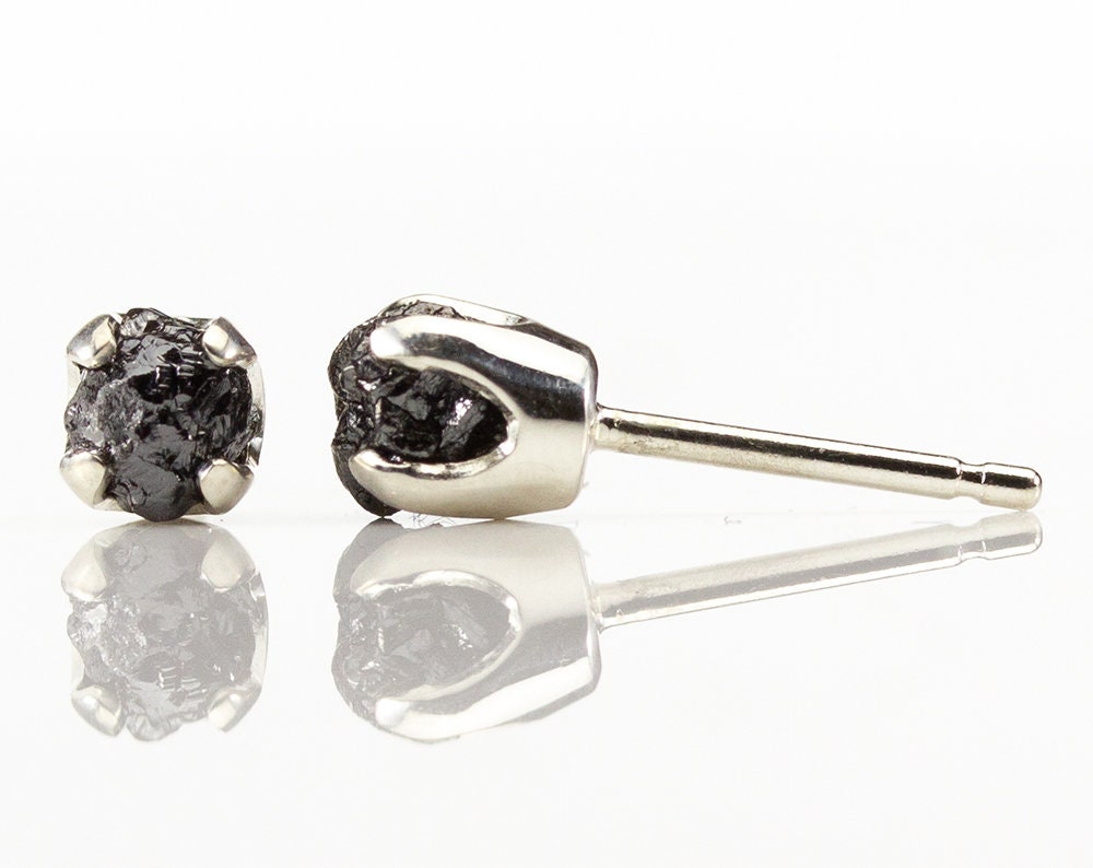 1Ct Schwarz Rohdiamant Ohrstecker Auf Sterling Silber - 5mm Vier Zinken Rohe Ungeschliffene Unfertige Diamanten Natürlich Konflikt Frei von LiansElegance